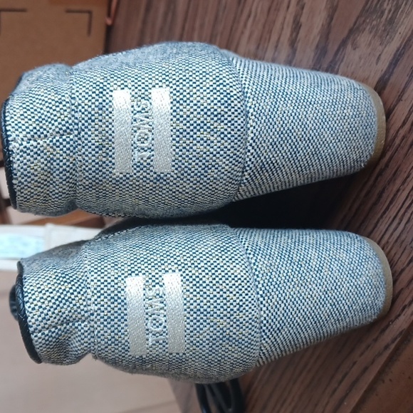 TOMS Wedge Bootie, sz 9.5, white, blue, gold, 3" heel - Picture 4 of 7